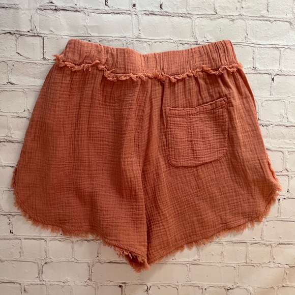 Mia and Tess gauze shorts - Picture 2 of 3